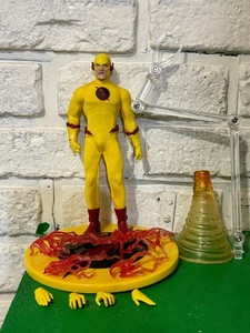 Mezco One 12 Flash | eBay
