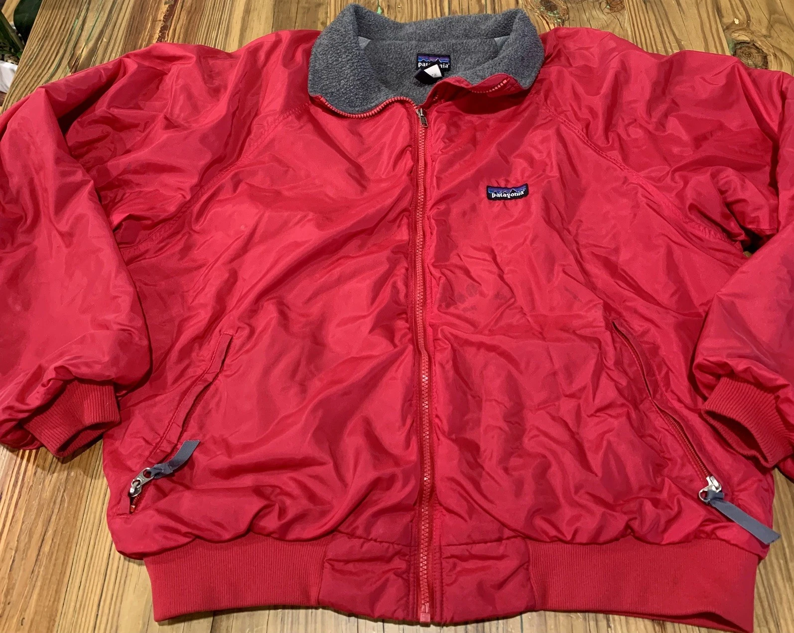 Vintage Patagonia Retro Fleece Lined 90s Bomber Jacket Mens Size Large Red
Opens in a new window or 