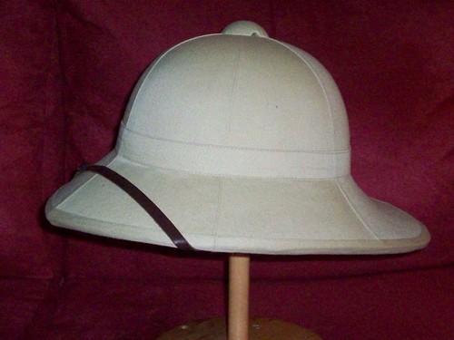 WOLESLEY PITH HELMET - WW1 WW2 BRITISH 