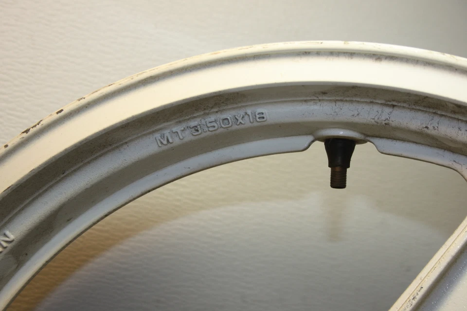 Honda Interceptor 750 1986 VFR750F llanta trasera OEM W73 Foto 4 de 4