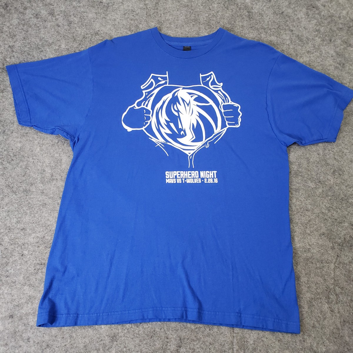 Dallas Mavericks T-Shirt Mens XL Blue Super Hero Night Playoffs NBA Short  Sleeve