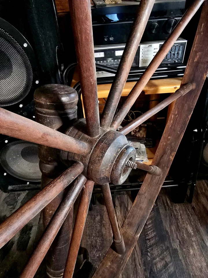 Rueda giratoria antigua de 1800 Foto 3 de 4