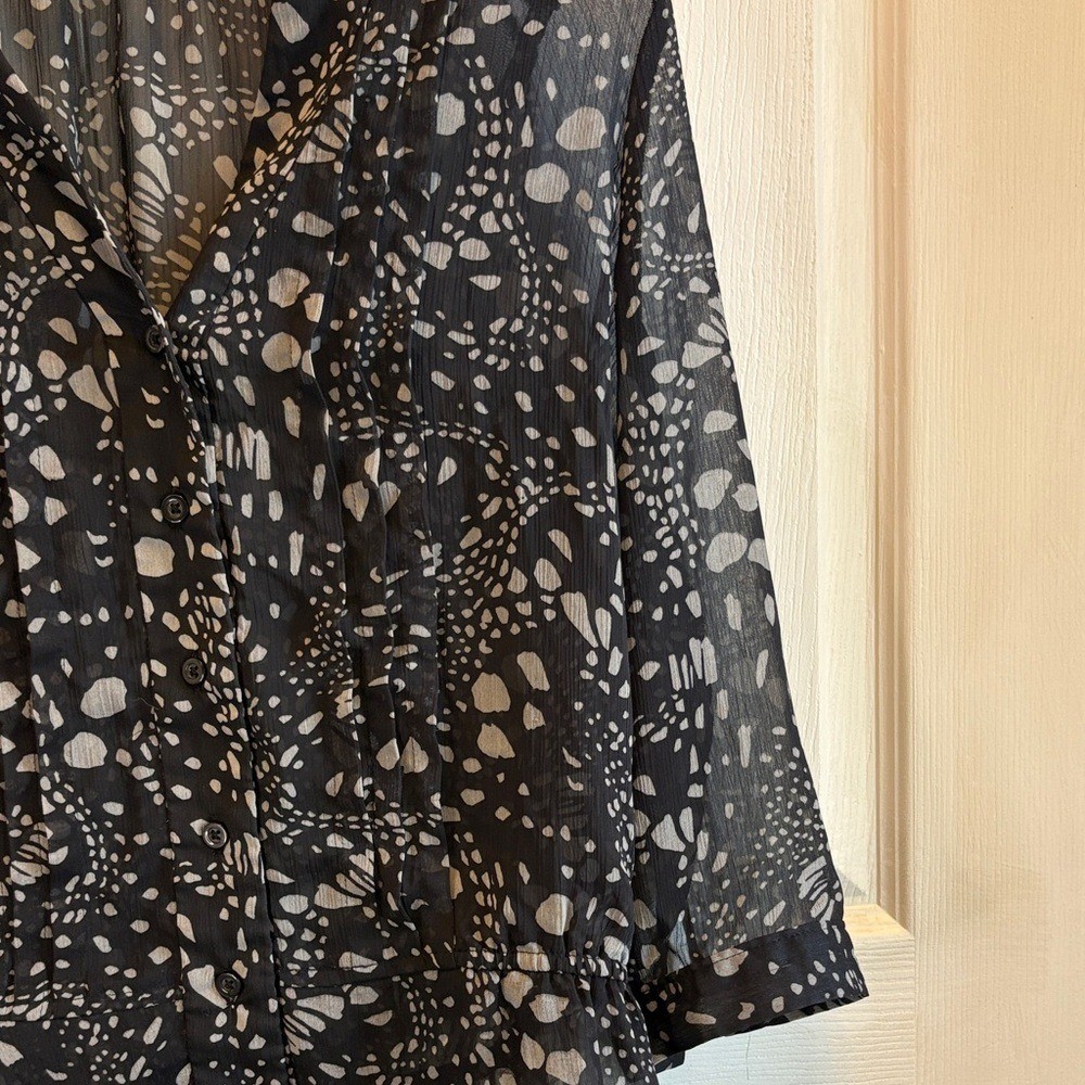 GAP Black and Gray Patterned Blouse - image 6