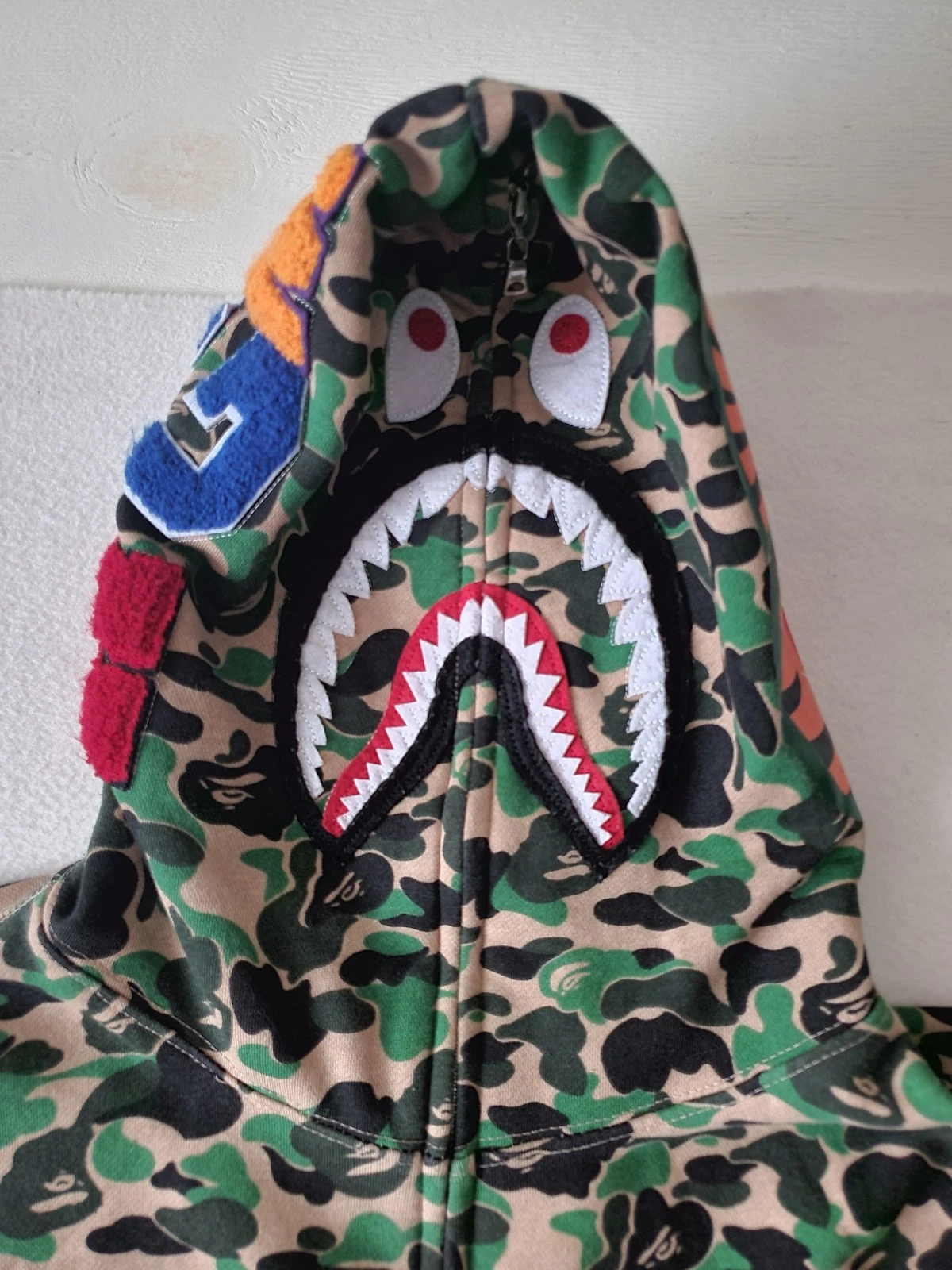 A BATHING APE (BAPE) Felpa con cappuccio uomo A Bathing Ape verde medio mimetico squalo full zip Bape WGM Tiger Japan