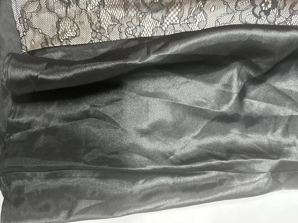 Peluche Morgan Taylor Intimates Cami Talla M Tazas con aros Negro Beige Foto 2 de 4