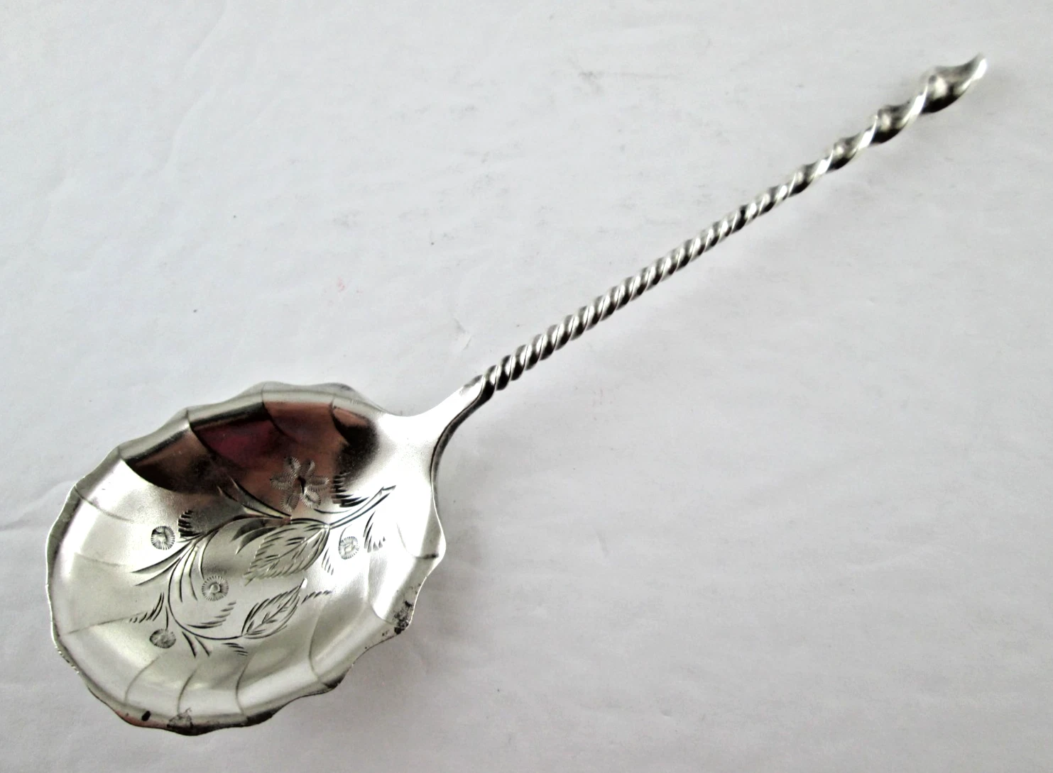 Towle Pattern No. 128 Sterling Silver Sauce Ladle 22 grams
Opens in a new window or tab