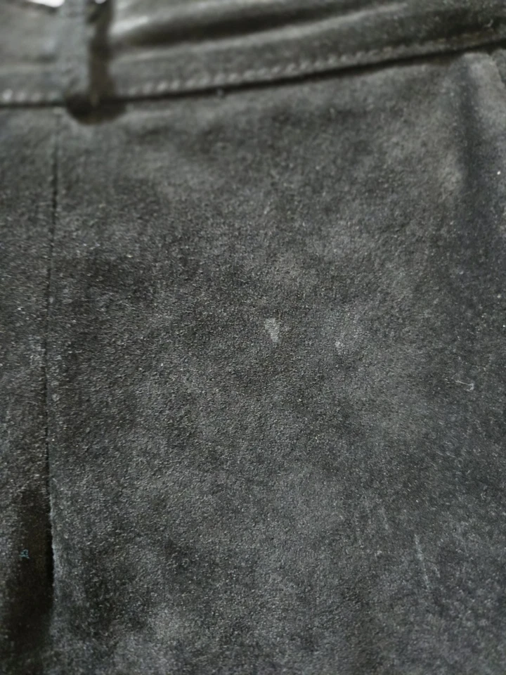 Vintage 1990s The Limited Leather Shorts Women's Sz 12 Black Pleated Suede - Image 4 of 4