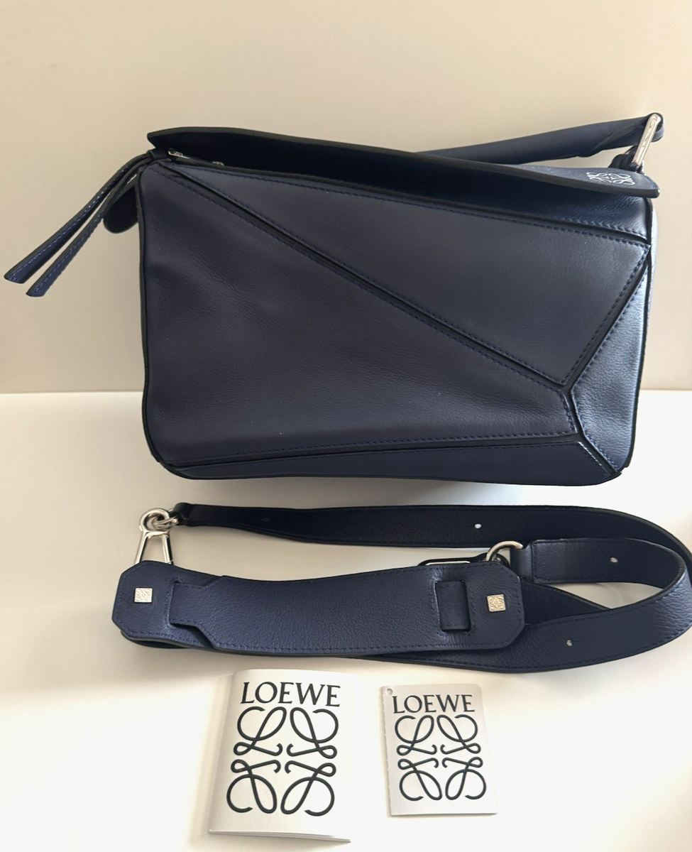 LOEWE ネイビー ショルダーバッグ LOEWE CALFSKIN SMALL PUZZLE BAG NAVY WITH FREE BAG ORGANIZER | eBay