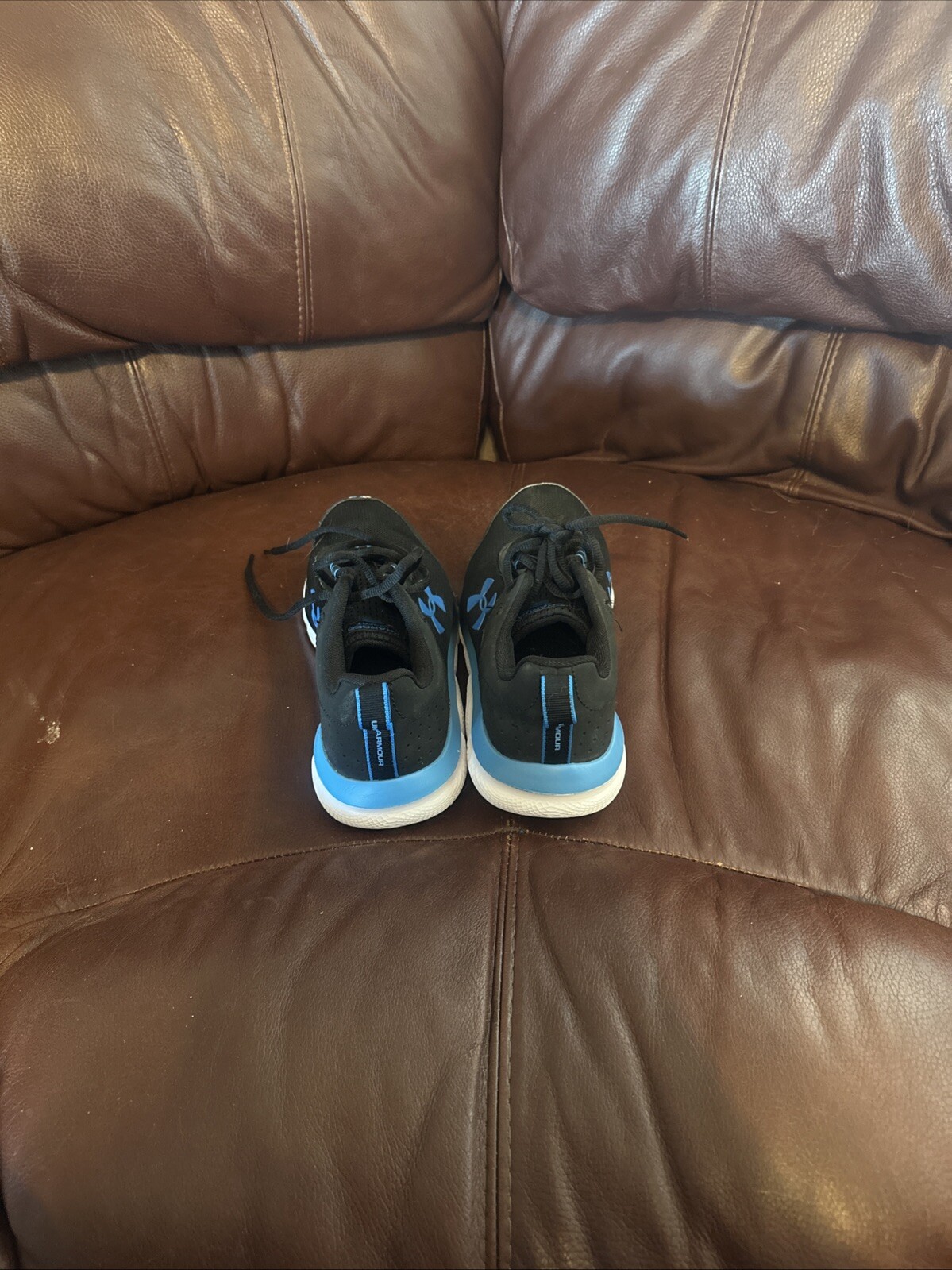 SAOLA Under Armour Charged Uomo Taglia 8