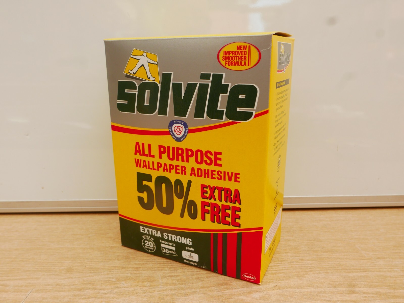 Solvite 1882382 All Purpose Extra Strong Wallpaper Paste - 20 Roll Box With 50% Free - Image 4