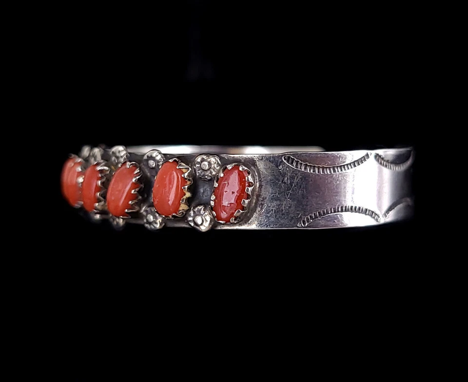 Vintage Zuni Argento Sterling Corallo Rosso Polsino Firmato Gary Vacit Paulinis - Immagine 4 di 4