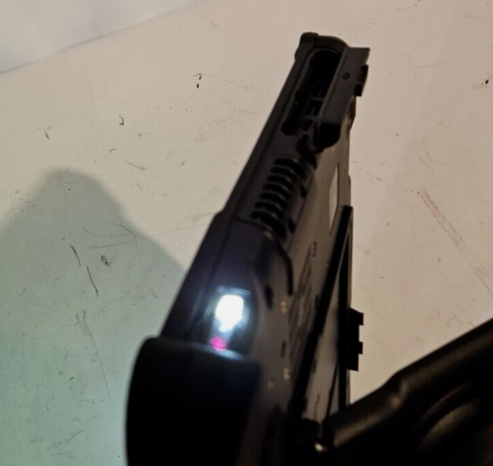 Zebra Xplore XPAD  L10, i7-8650U, 16GB RAM, 256SSD, WIN10P, 4G/5G/GPS, KickStrap - Image 3 of 4