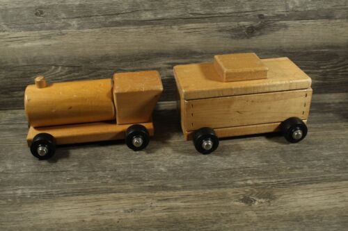 2 pc Vintage Community Playthings Wood TOY TRAIN SET - Picture 1 of 9