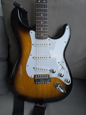 Squier Bullet Strat BSB 2016