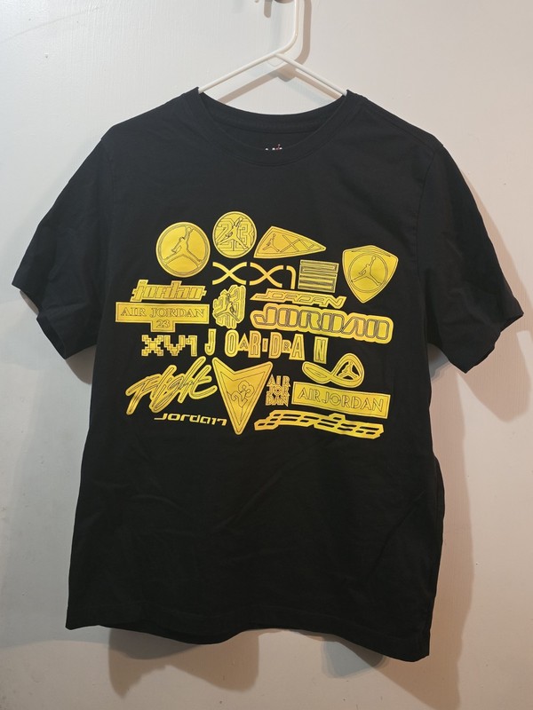 Nike Air Jordan Graphic T Shirt Mens Large Black Yellow Logo Tee Streetwear