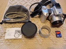 kinica minolta dimage z2 2.0 mega pixels with extras