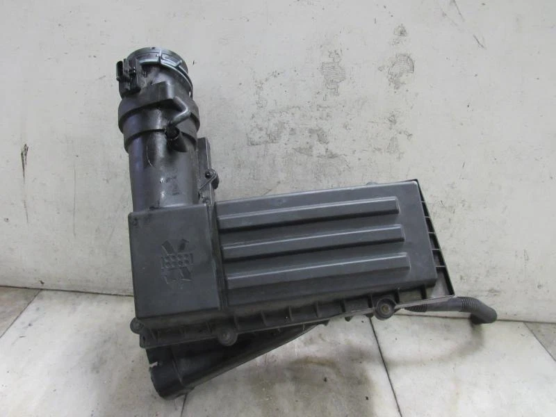 Очиститель воздуха 12 13 14 VW PASSAT - Изображение 2 из 4