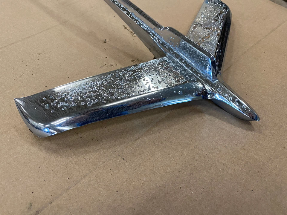 Plymouth Belvedere Plaza Savoy 1956 capó delantero adorno avión pájaro Foto 2 de 4