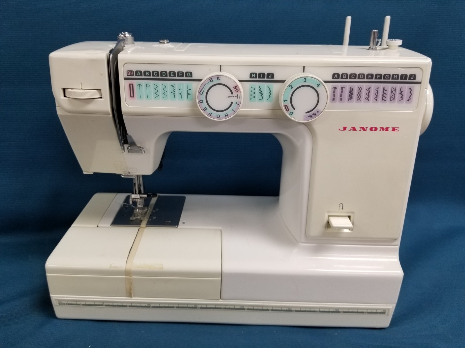 Janome ZigZag Sewing Machine Model RX 18S w/Pedal, Case TESTED/WORKING
