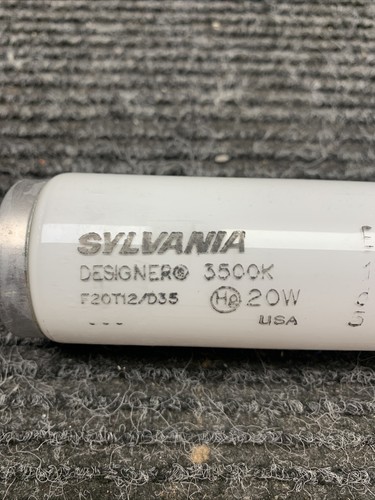 NEW BOX OF 30 GENUINE BULBS SYLVANIA F20T12/D35 20W 3500K 23" - Picture 2 of 5