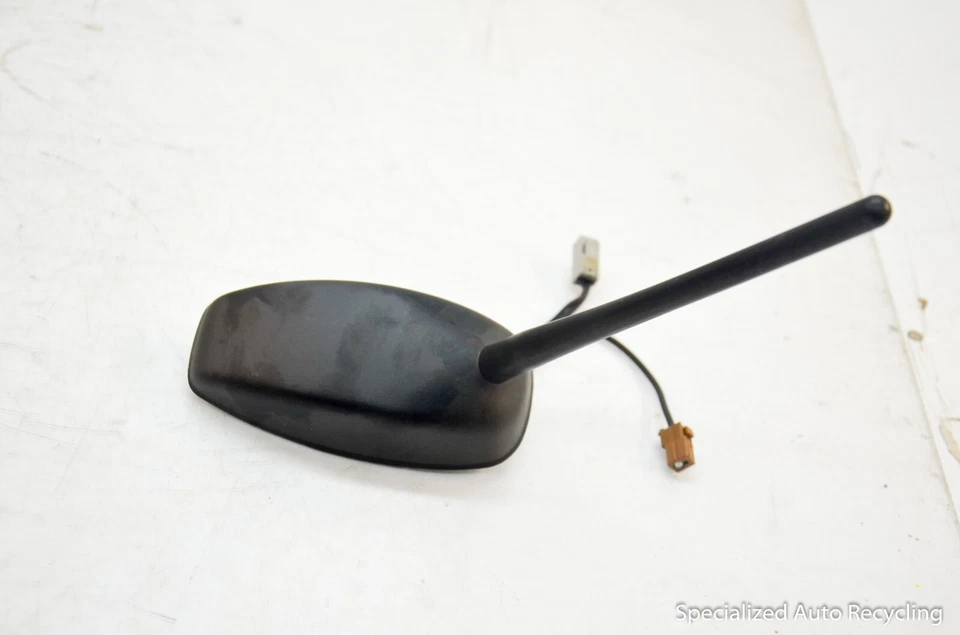 Nissan Juke 2011 mástil de antena de radio satelital montado en el techo exterior Foto 2 de 4