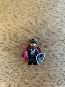 LEGO 8823 Knight's Kingdom Mistlands Tower 90% Complete w/ ALL MINIFIGS