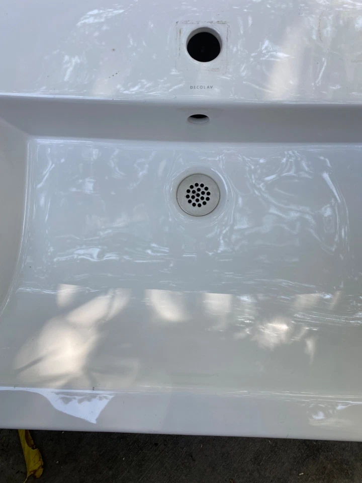 Прямоугольная раковина для ванной над прилавком DECOLAV из белой керамики - Изображение 2 из 4