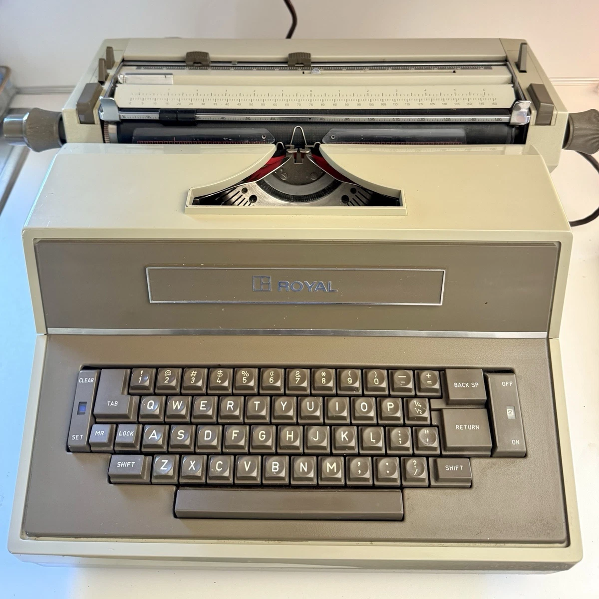 Adler Electric Typewriter In Collectible Typewriters for sale | eBay