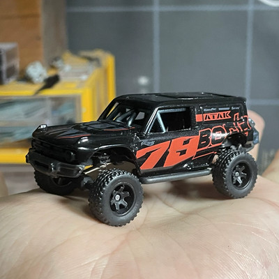 1/64 Hot Wheels Bronco Lifted Suspension Big Foot Off-Road Diecast Model