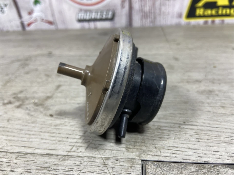 Оригинальный вакуумный модулятор 18112-60B00 Geo Tracker Metro Suzuki Sidekick Swift EGR - Изображение 4 из 4