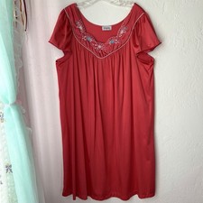 Vintage Vanity Fair Peignoir Nightgown with Embroidered Neckline Detail XL