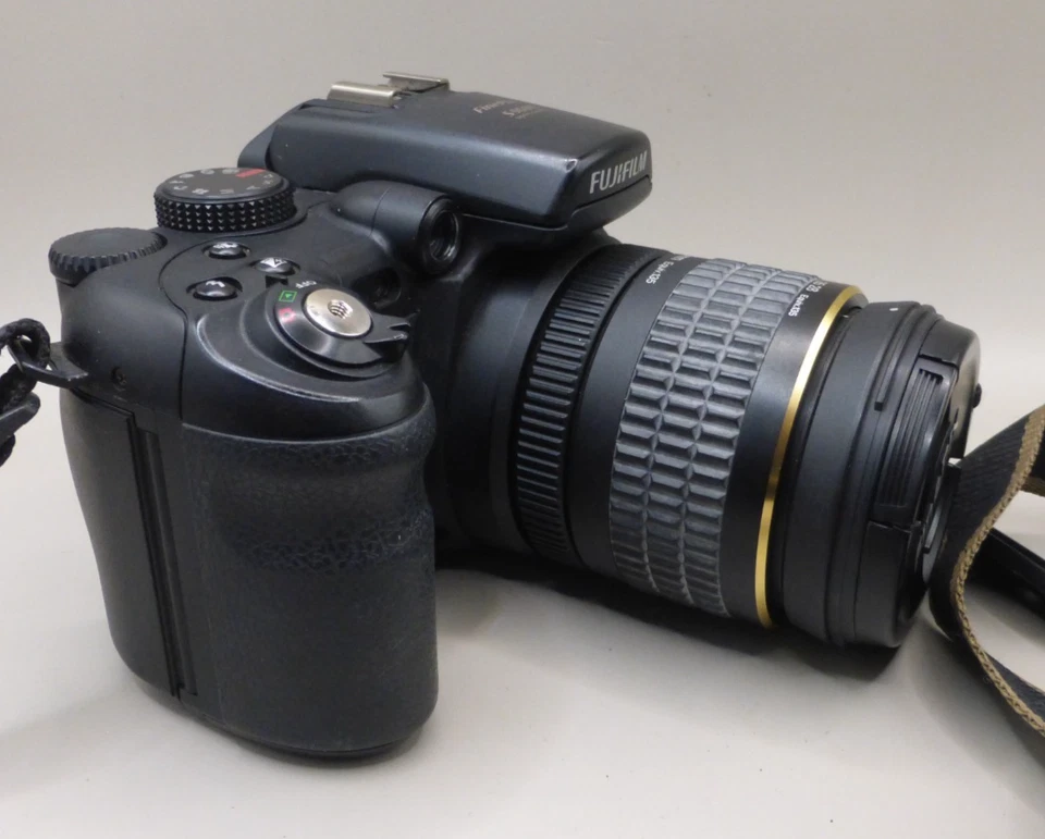 Fujifilm FinePix S Series S9600 Digital Camera 28-300mm lens - read description - Image 3 of 4