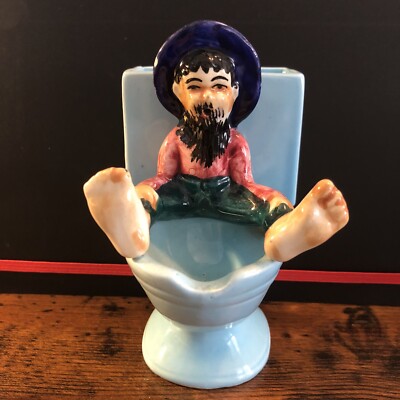 Vintage Ceramic Hillbilly spread eagle on toilet Ashtray 1 notch