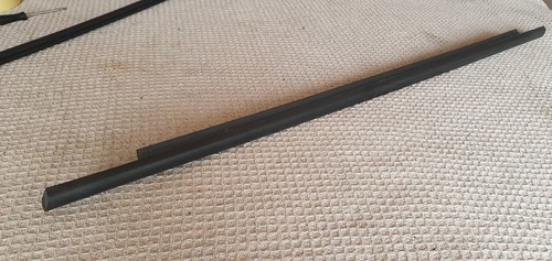 Vauxhall Opel Astra H Mk5 Driver Right Upper Front Door Window Waist Moulding - Picture 4 of 13