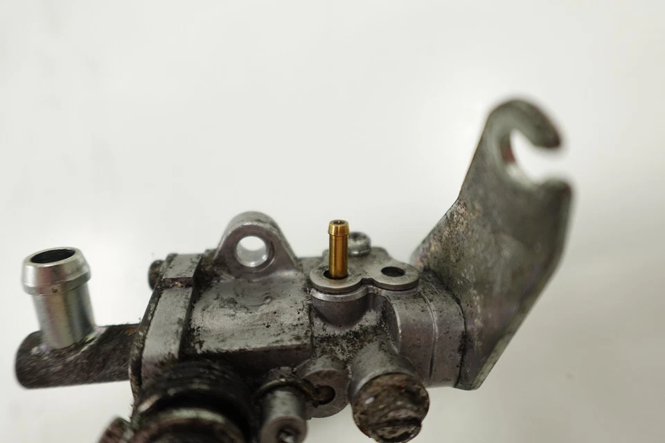 Bomba de inyección de aceite Ski-Doo MXZ Renegade X 800R 2005-2016 OEM 420888774 Foto 4 de 4