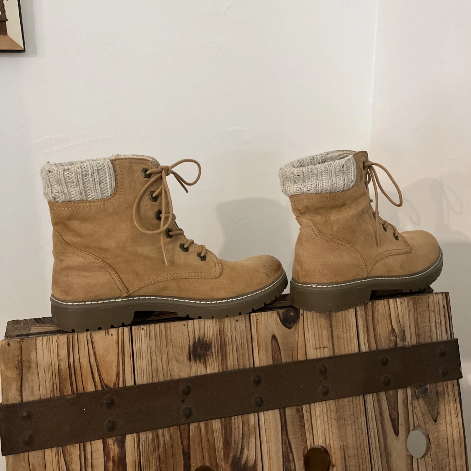 mossimo supply co Women's Combat Boots Sherpa Winter Hiking Camping Size 9.5