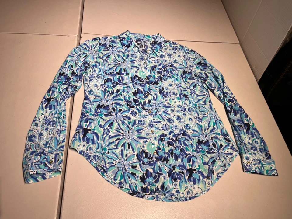 Camisa Lilly Pulitzer Top Para Mujer Pequeña Vista Mar Azul Iris Alto Mantenimiento Rayón Foto 2 de 4