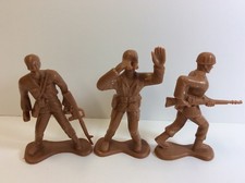 3 PLASTIC ARMY MEN 4  SOLDIERS BY GREENBRIER