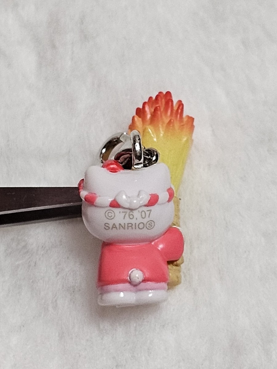 Mint Condition Vintage ['76, '07] Sanrio Hello Kitty Charm