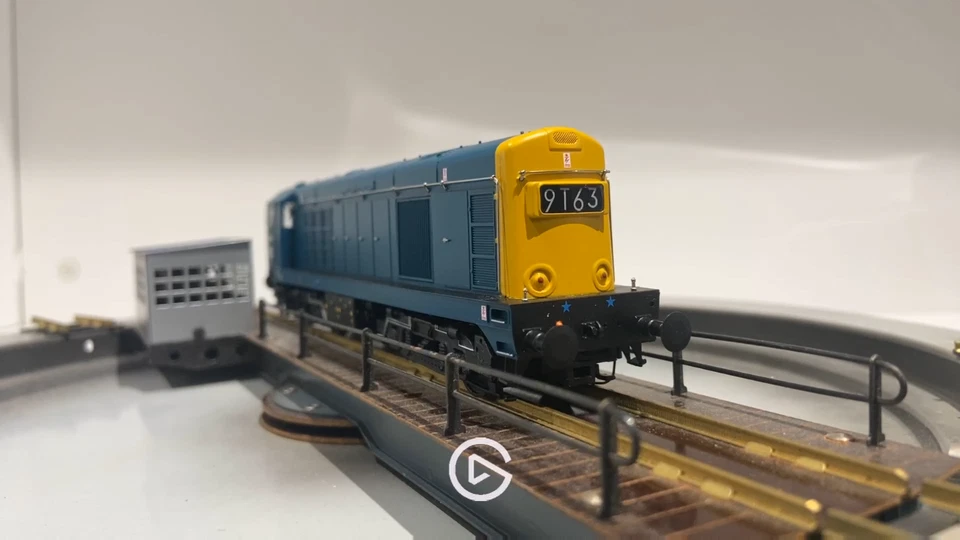 Bachmann BR Blue Domino Head Code Class 20 20174 Locomotive DCC Ready Light - Image 4 of 4