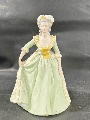 VINTAGE FRANKLIN PORCELAIN FIGURINE MARIE ANTOINETTE 1982 ORNAMENT