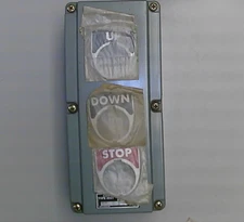 SYLVANIA/Joslyn Clark 100T-C3 Control Station 600V Max WITH 3 PLATES