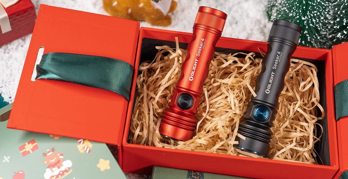 Olight Seeker 4 Red USB-C Rechargeable Flashlight, 3100 Lumens