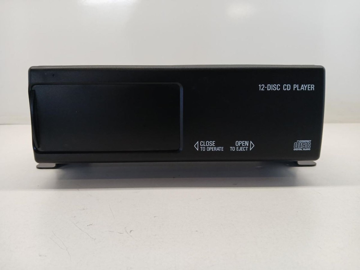 97-04 CORVETTE C5 12 DISC PIONEER CD CHANGER (REMOTE MULTI-DISC