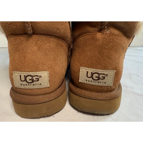 UGG Chestnut Bailey Button Triplet Triple II Stiefel mit Lammfell Größe 7 - Bild 10 von 14