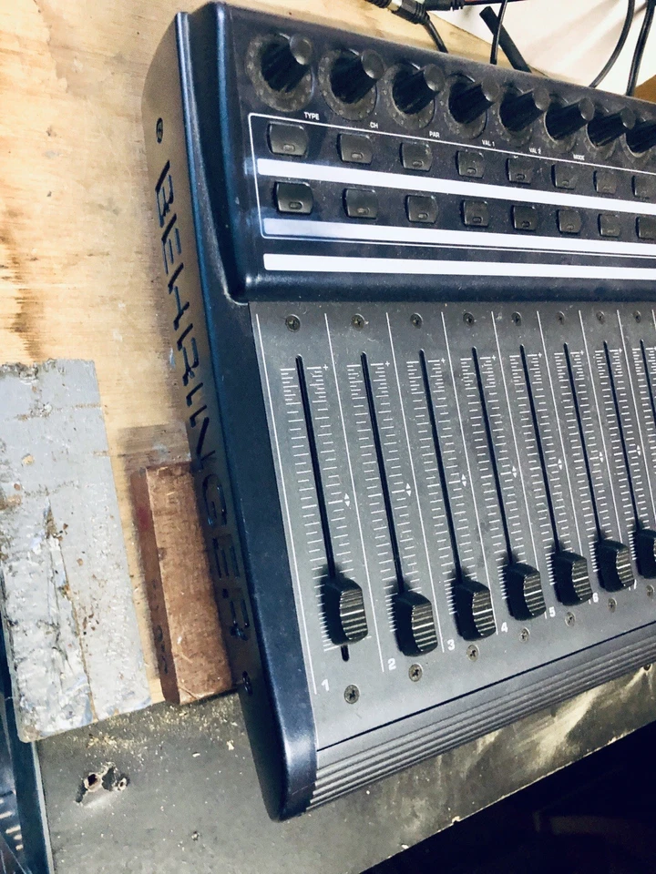 Behringer Bcf2000 Midi DAW Control - Bild 2 von 4