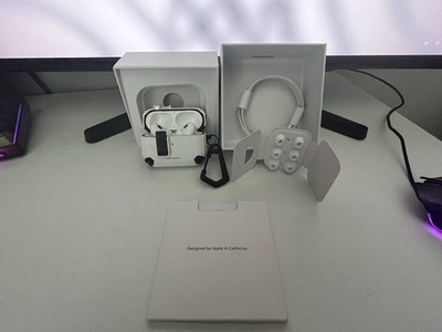 Apple AirPod Pros Gen 2 Noise Cancelling In-Ear Earphones Plus Apple Care