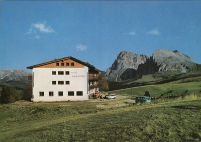Hotel Paradiso. Alpe di Siusi / Seiser Alm / Dolomiti. AK farbig. Gebäudeansicht