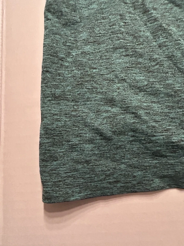 Lululemon Run: Swiftly Racerback 背心上衣绿色黑色 6 码 — 第 2/4 张图片