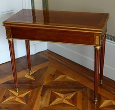 Table à jeux Louis XVI - acajou - fin XVIIIe siècle